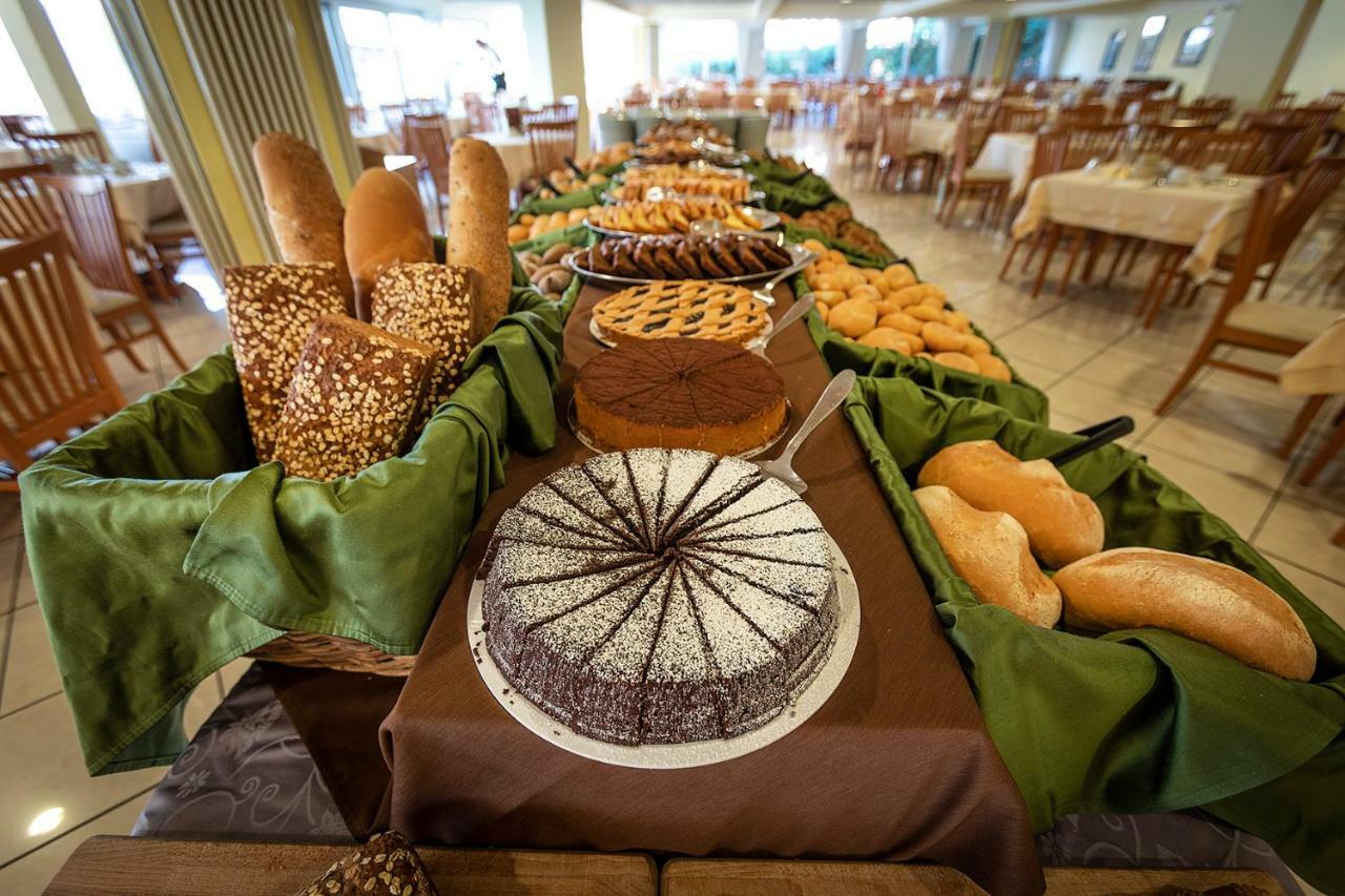 Hotel Ideal Limone sul Garda Esterno foto