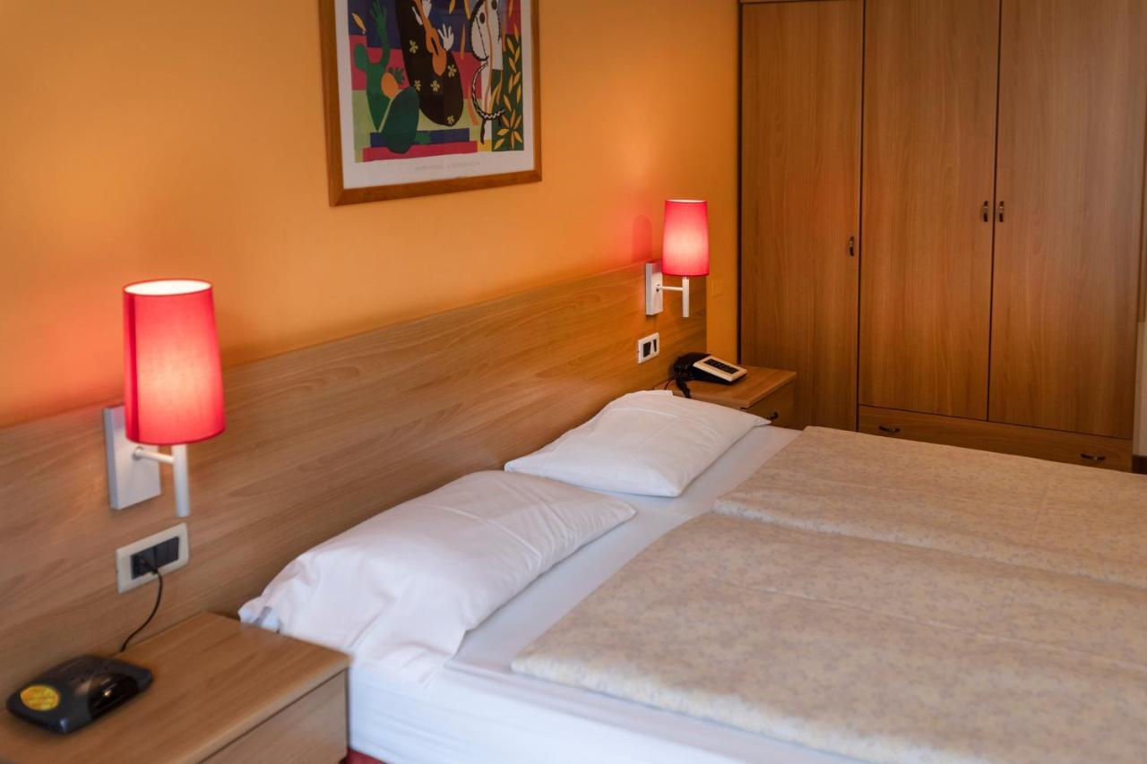 Hotel Ideal Limone sul Garda Esterno foto