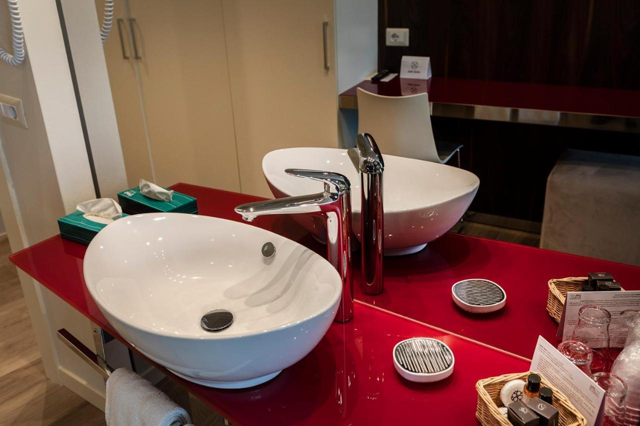 Hotel Ideal Limone sul Garda Esterno foto